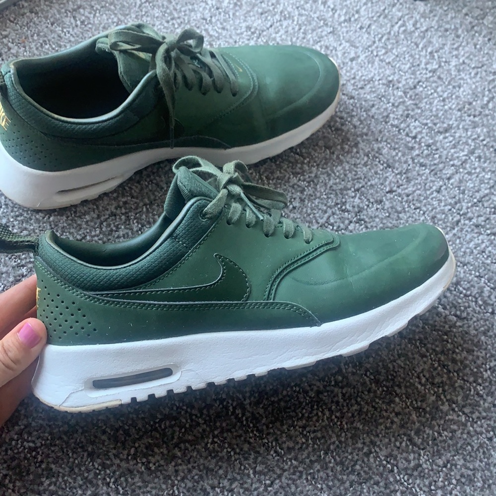 Nike Air Max Thea Forrest Green Sneakers